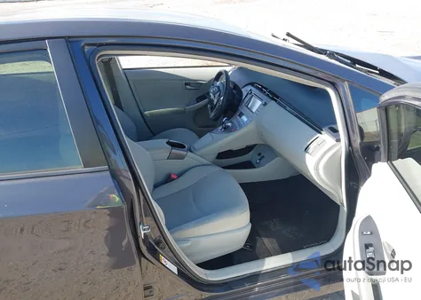 2013 Toyota Prius Two z USA, uszkodzony, nr VIN JTDKN3DUXD1649264